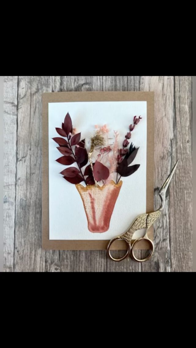 Ein paar Blumen per Karte verschenken 💐😀

#blumen #karte #aquarelle #aquarellepainting #aquarell #trockenblumen #blumenstrauß #flowers #blumenpost #allesgute #glückwunsche #kartenbasteln #kartenliebe #watercolor #watercolour #watercolorpainting #diy #doityourself #handmade #kraftpapier #creativematerial #christmas #christmascards #geburtstagskarte